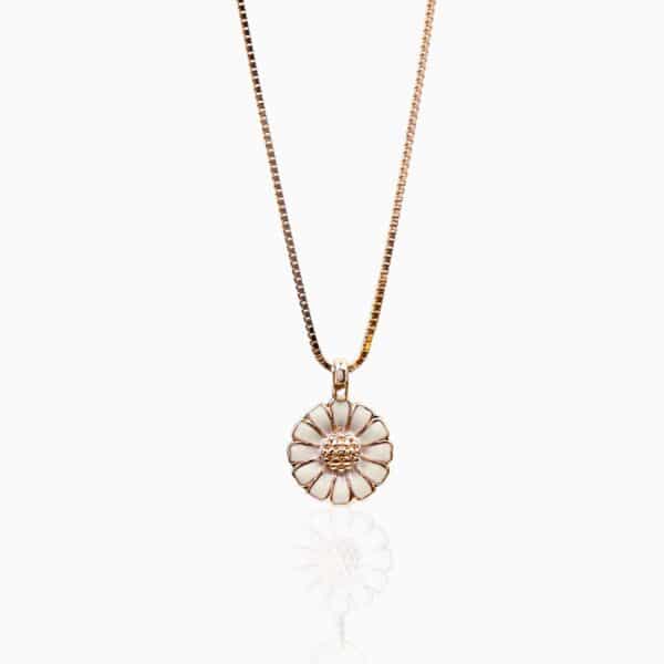 Dainty Daisy Necklace 1