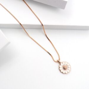 Dainty Daisy Necklace 3