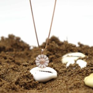 Dainty Daisy Necklace