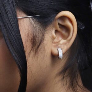 Scarlett Mini Hoop Earrings 4